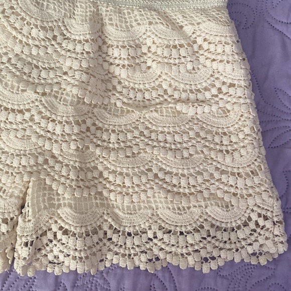 Cream Colored NWT Tiered Layered Cutout Shorts - Picture 8 of 15